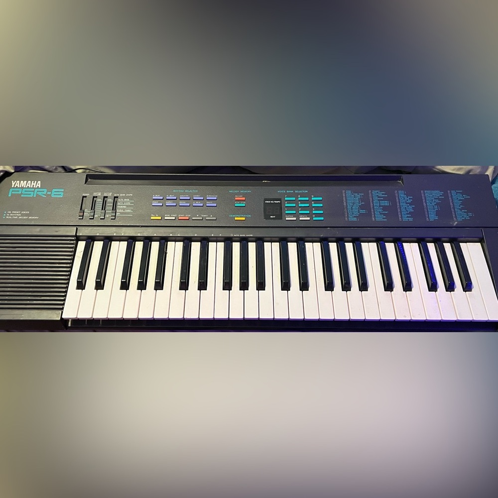 Yamaha Electronic Keyboard PSR-6